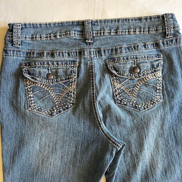 2000s Fantasy Mid Wash Flare Jeans Embroidered Stitching Pocket Sz 12 Indie Boho - Picture 4 of 5